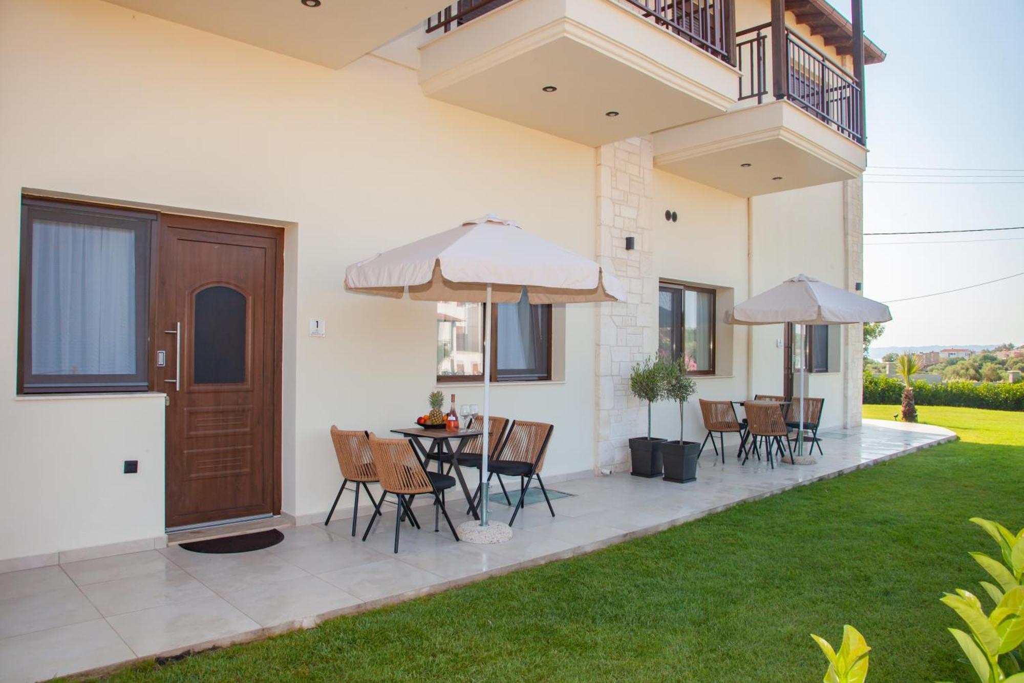 Kotinos Apartments Afytos Exterior photo